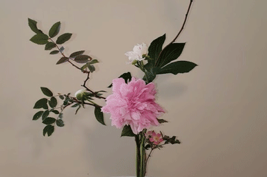 ikebana flower arrangement