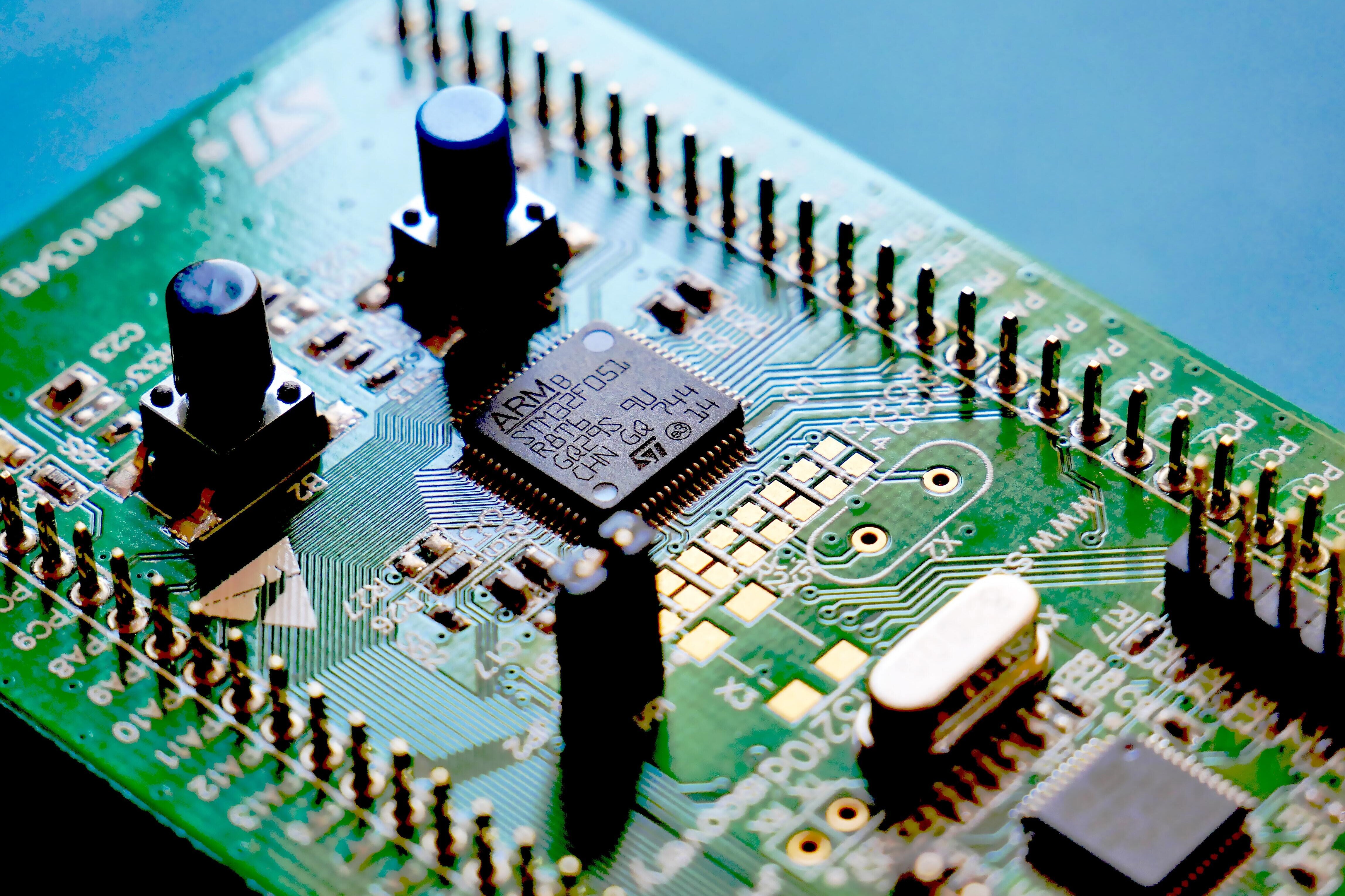 Integrated circuit board